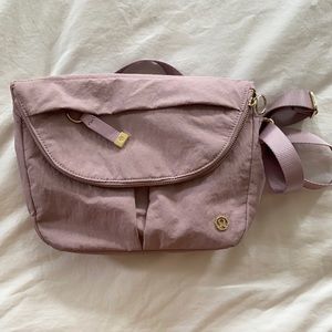 lululemon cross body bag